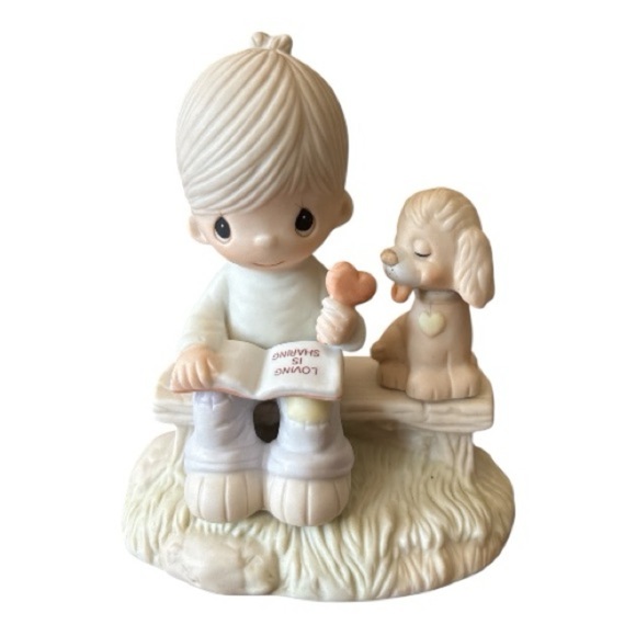 Precious Moments Other - Precious Moments “Loving Is Sharing” Figurine - Original Box